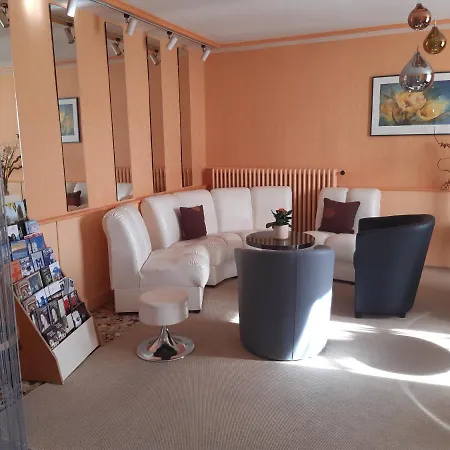 Hotel La Bonne 2*